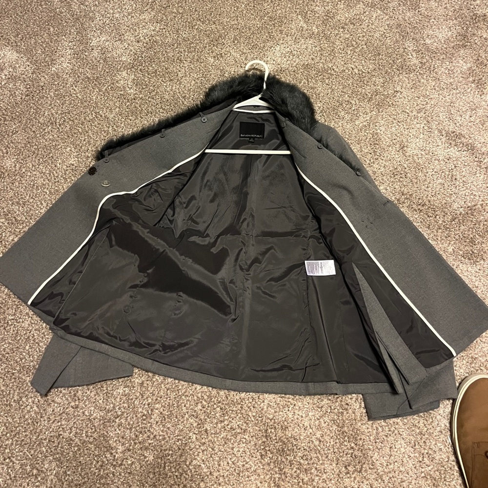 Banana Republic fur neck lined dresss jacket - Picture 3 of 4